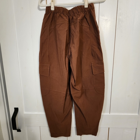 Lululemon Light Utilitech Cargo Pocket High-Rise Pant - Picture 4 of 9